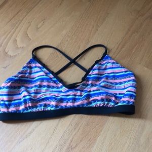 Athleta V-neck bathing suit top size medium